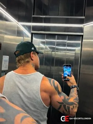 Bisexual Escort Cristian 29yr - double penetration