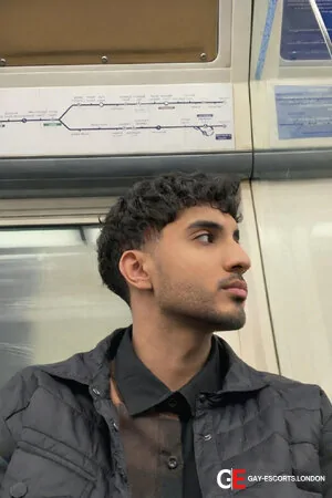 Gay Escort Hazzy 21yr - double penetration