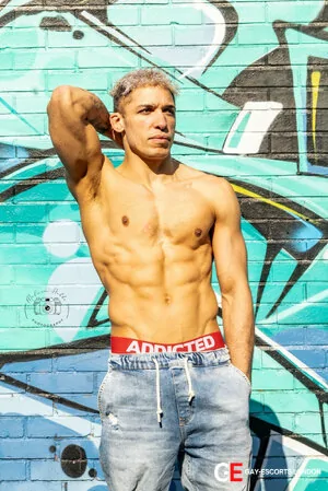 Gay Escort Lance 26yr - double penetration