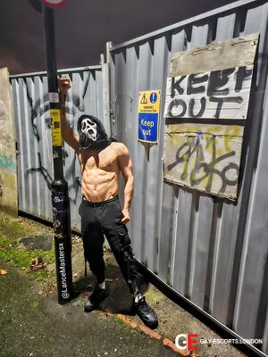 Gay Escort Lance 36yr - double penetration