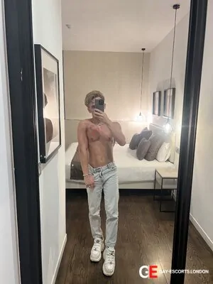 Gay Escort Kian 22yr - rimming