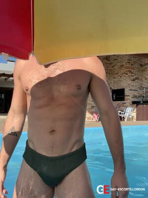 Gay Escort Cezar 28yr - role