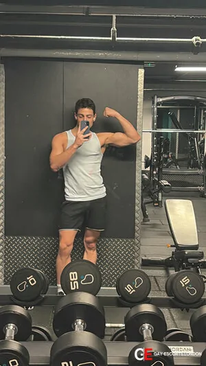 Gay Escort Cezar 28yr - role