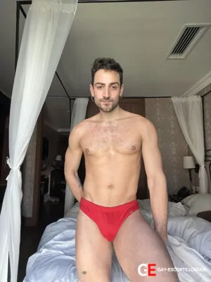 Gay Escort Cezar 28yr - sucking