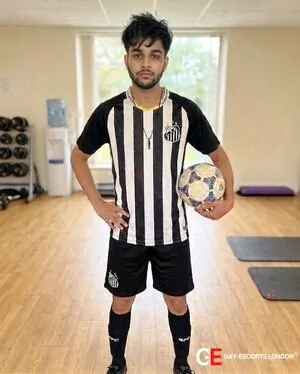 Bisexual Escort Reza 23yr - double penetration