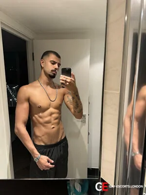 Bisexual Escort Apollo 25yr - exhibitionist