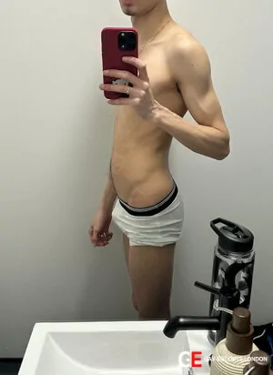 Gay Escort John 18yr - role