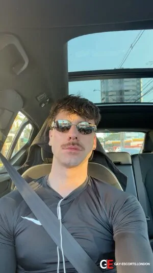 Bisexual Escort Tony 24yr - trios