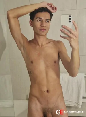 Gay Escort Albert 23yr - role