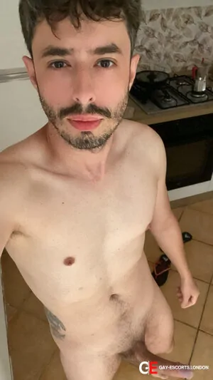 Gay Escort Andrey Lucas 34yr - gangbang