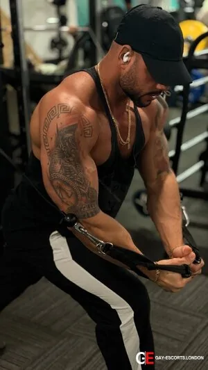 Gay Escort Bruno Top Boy 26yr - sucking