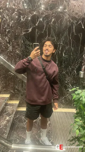 Bisexual Escort Marcos 26yr - dirty talk