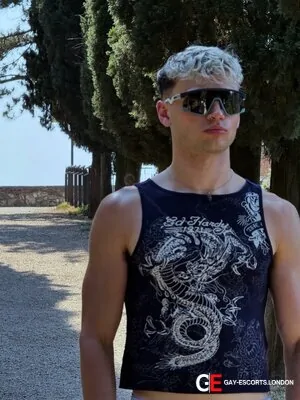 Gay Escort Jonah 21yr - massage