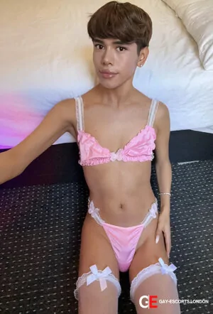 Gay Escort Alo Femboy 23yr - double penetration