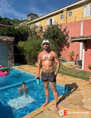 Bisexual Escort Lucas Xxl 27yr - licking