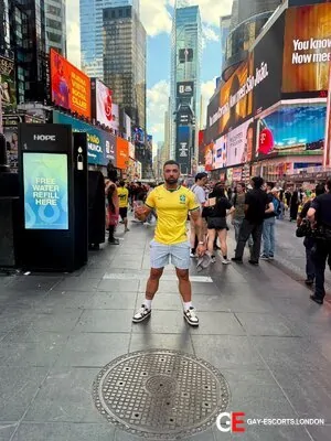 Bisexual Escort Lucas Xxl 27yr - role