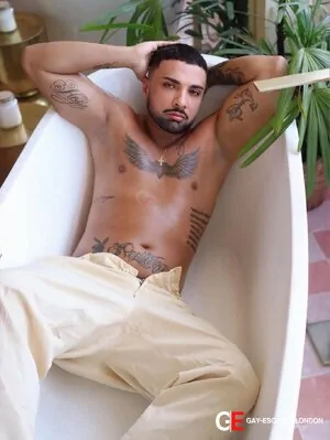 Bisexual Escort Lucas Xxl 27yr - sucking
