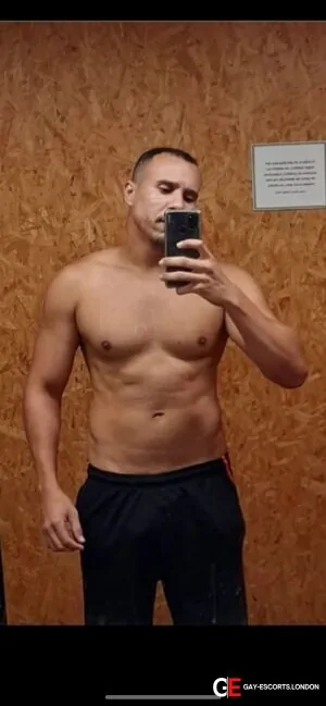 Bisexual Escort Pedro 37yr - role