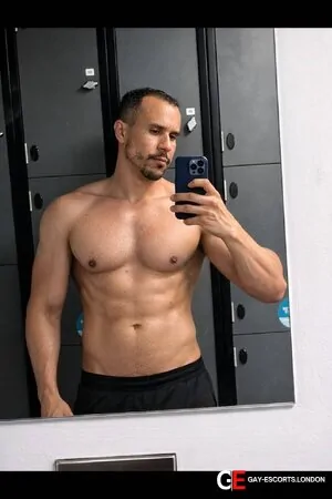 Bisexual Escort Pedro 37yr - role
