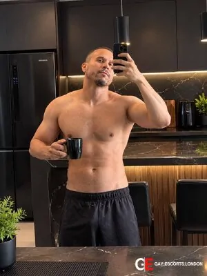 Bisexual Escort Pedro 37yr - role