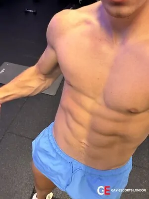 Bisexual Escort Adam 19yr - blowjob