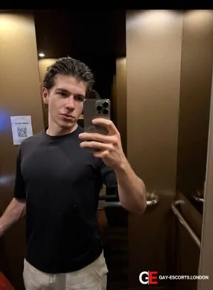 Bisexual Escort Adam 19yr - blowjob
