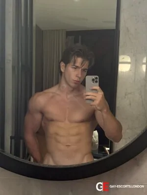 Bisexual Escort Adam 19yr - rimming
