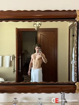 Bisexual Escort Adam 19yr - always safe sex
