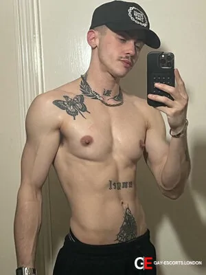 Bisexual Escort Oscar 29yr - massage