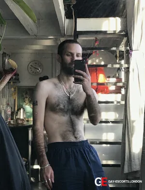 Gay Escort Marx 43yr - licking
