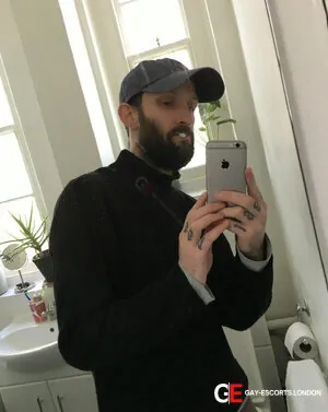 Gay Escort Marx 43yr - licking