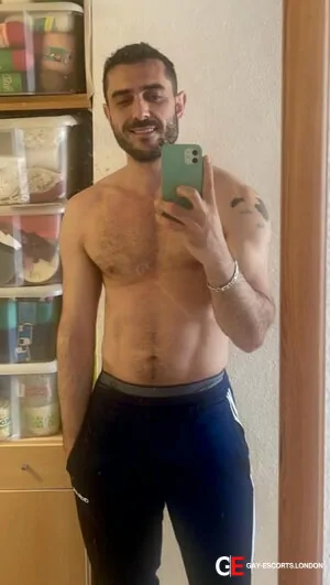 Bisexual Escort Daniel 34yr - licking