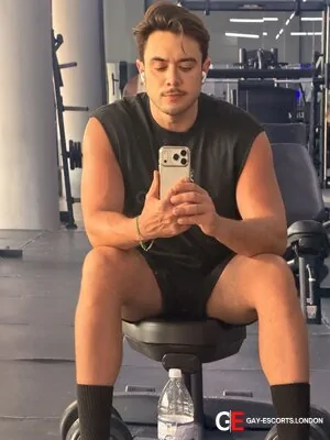 Gay Escort Diego 30yr - role