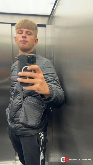 Bisexual Escort Richie 18yr - rimming