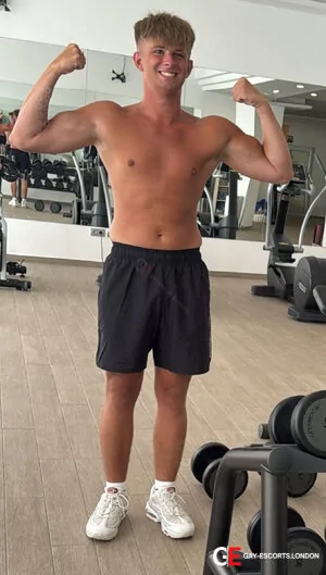 Bisexual Escort Richie 18yr - blowjob