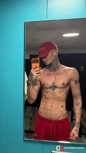 Gay Escort Logan 25yr - role