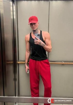 Gay Escort Logan 25yr - role