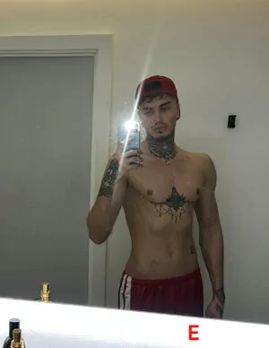 Gay Escort Logan 25yr - role