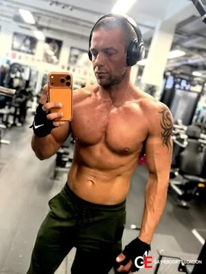 Gay Escort Billy 33yr - always safe sex