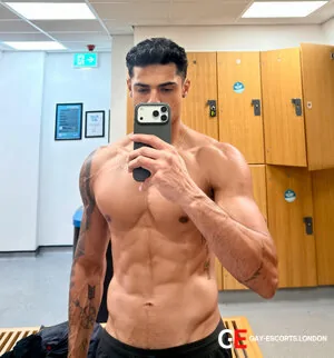 Bisexual Escort Yago 25yr - role