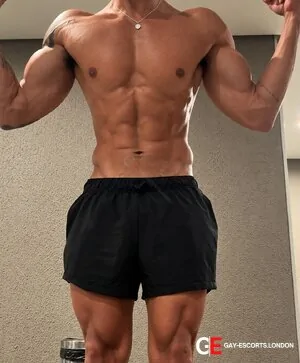 Bisexual Escort Liam 25yr - role