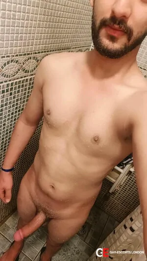 Bisexual Escort Sandy 23yr - shaving