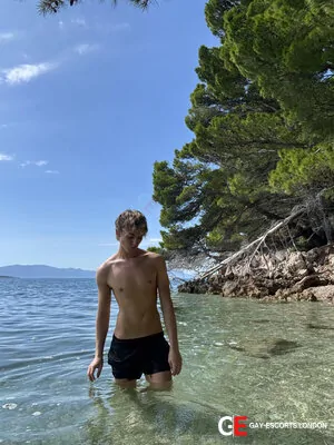 Gay Escort Devon 23yr - sucking