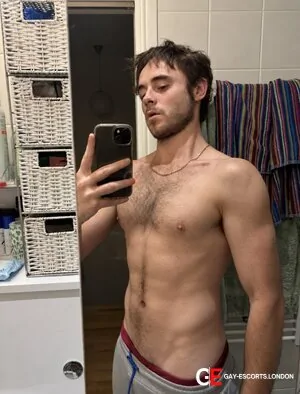 Gay Escort Arthur_kiwi 30yr - trios