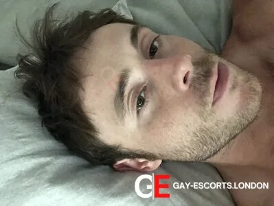 Gay Escort Arthur_kiwi 30yr - trios