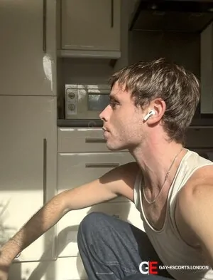 Gay Escort Liam 30yr - trio m/m