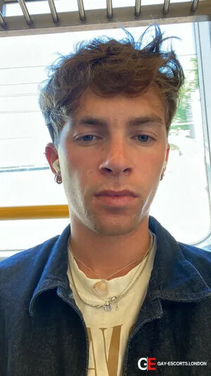 Gay Escort Tyler 23yr - sucking