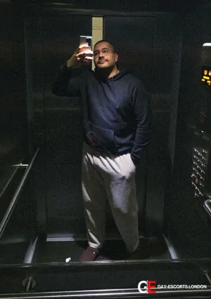 Gay Escort Malek 24yr - rimming