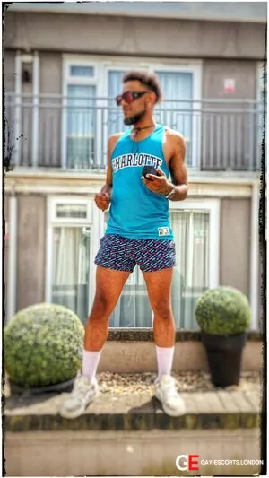 Bisexual Escort Benjamin 35yr - gangbang