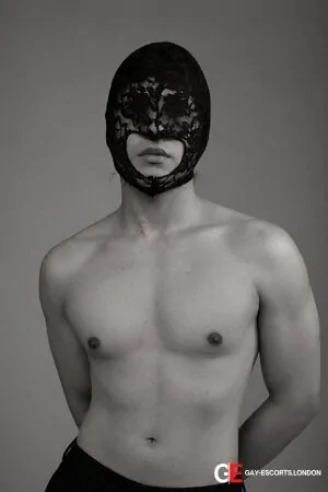 Gay Escort Carlos 30yr - blowjob
